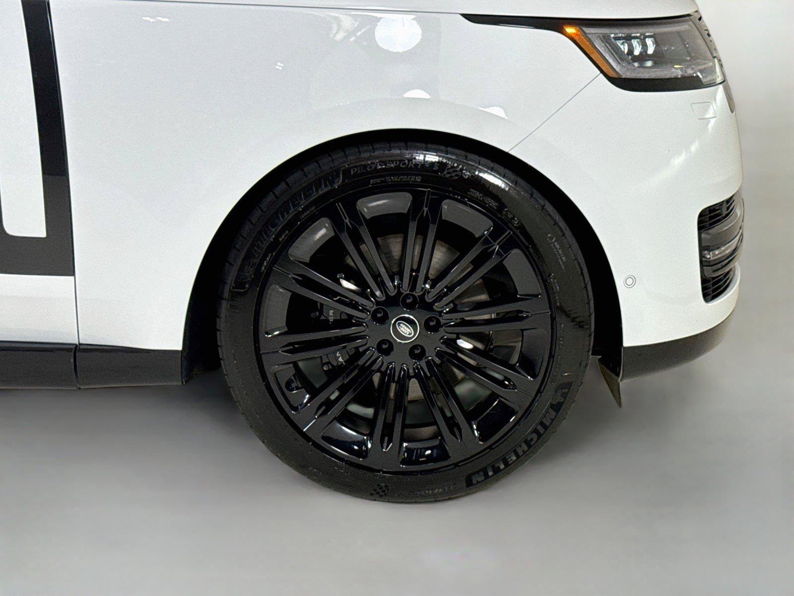 Used 2024 Land Rover Range Rover SE AWD/4WD image 40