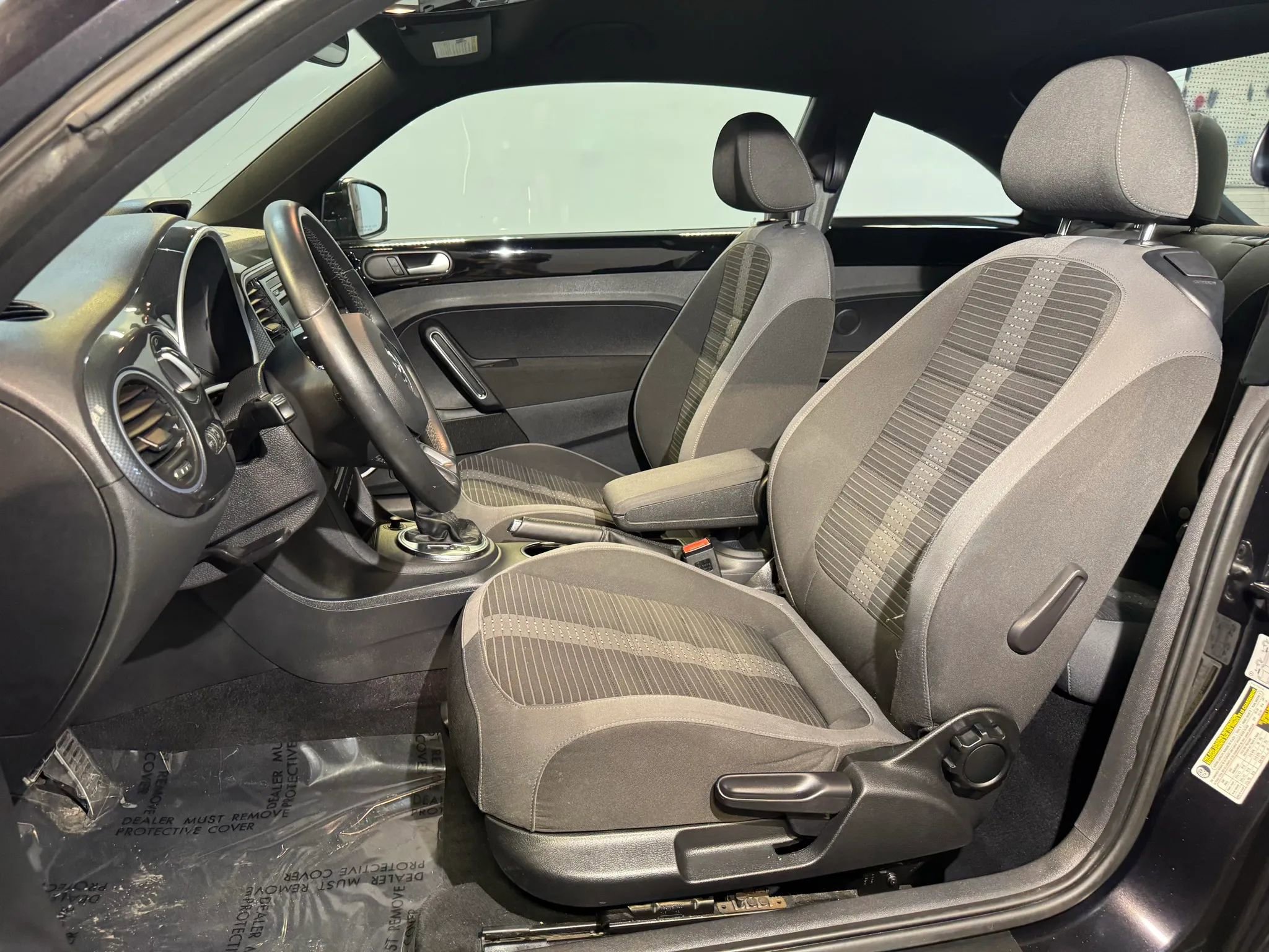 Used 2013 Volkswagen Beetle 2.0T FWD image 8