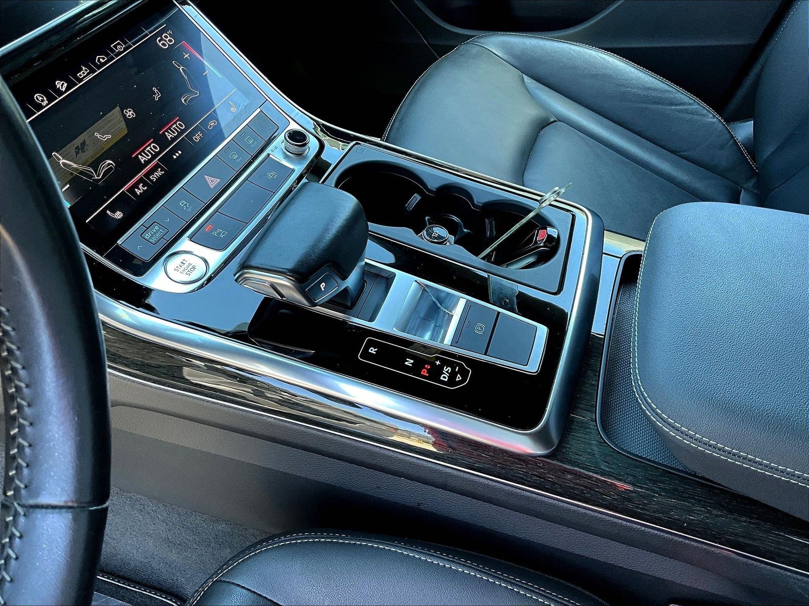 Used 2019 Audi Q8 Premium w/ Convenience Package AWD/4WD image 18