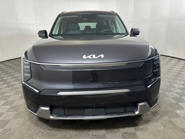 Used 2024 Kia EV9 Wind image 8