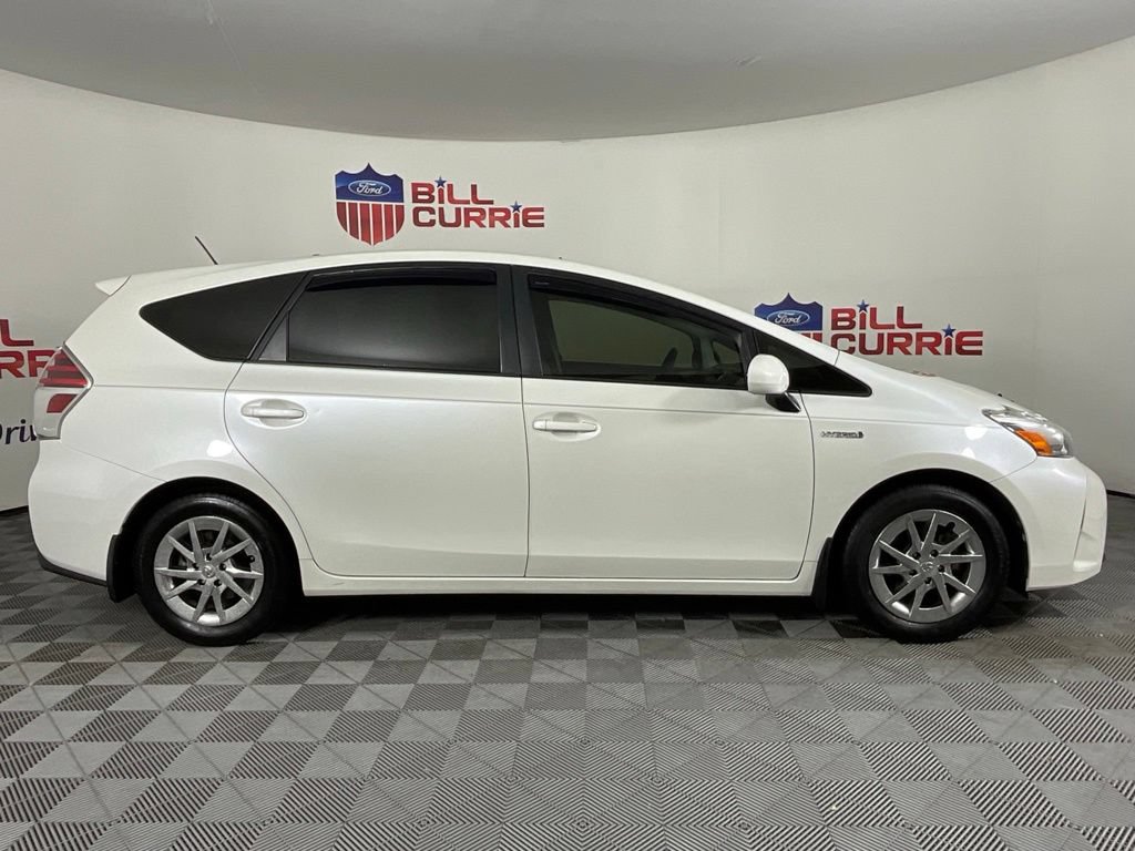 Used 2017 Toyota Prius V Three FWD image 2