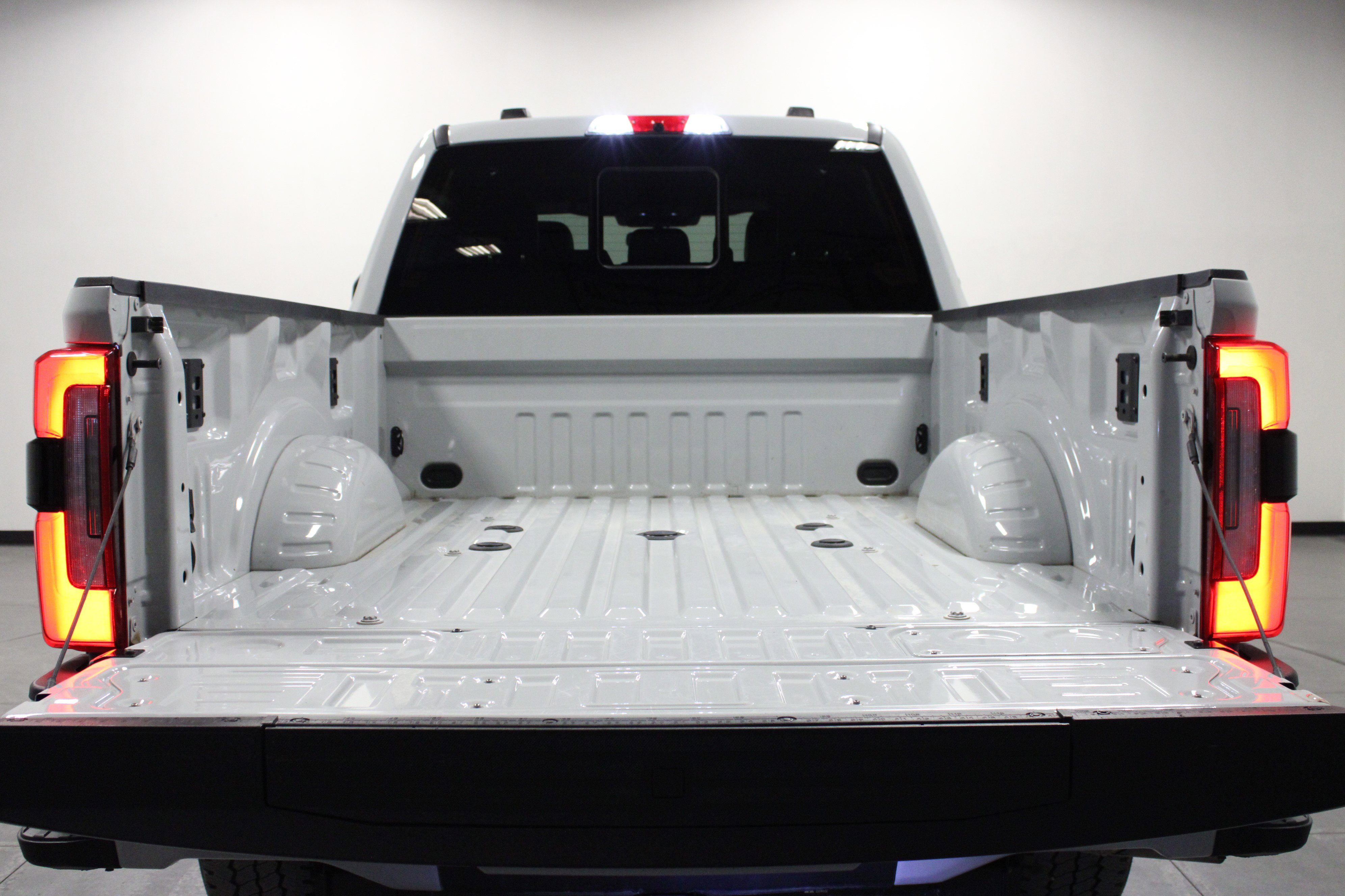 Used 2025 Ford F250 Platinum image 14