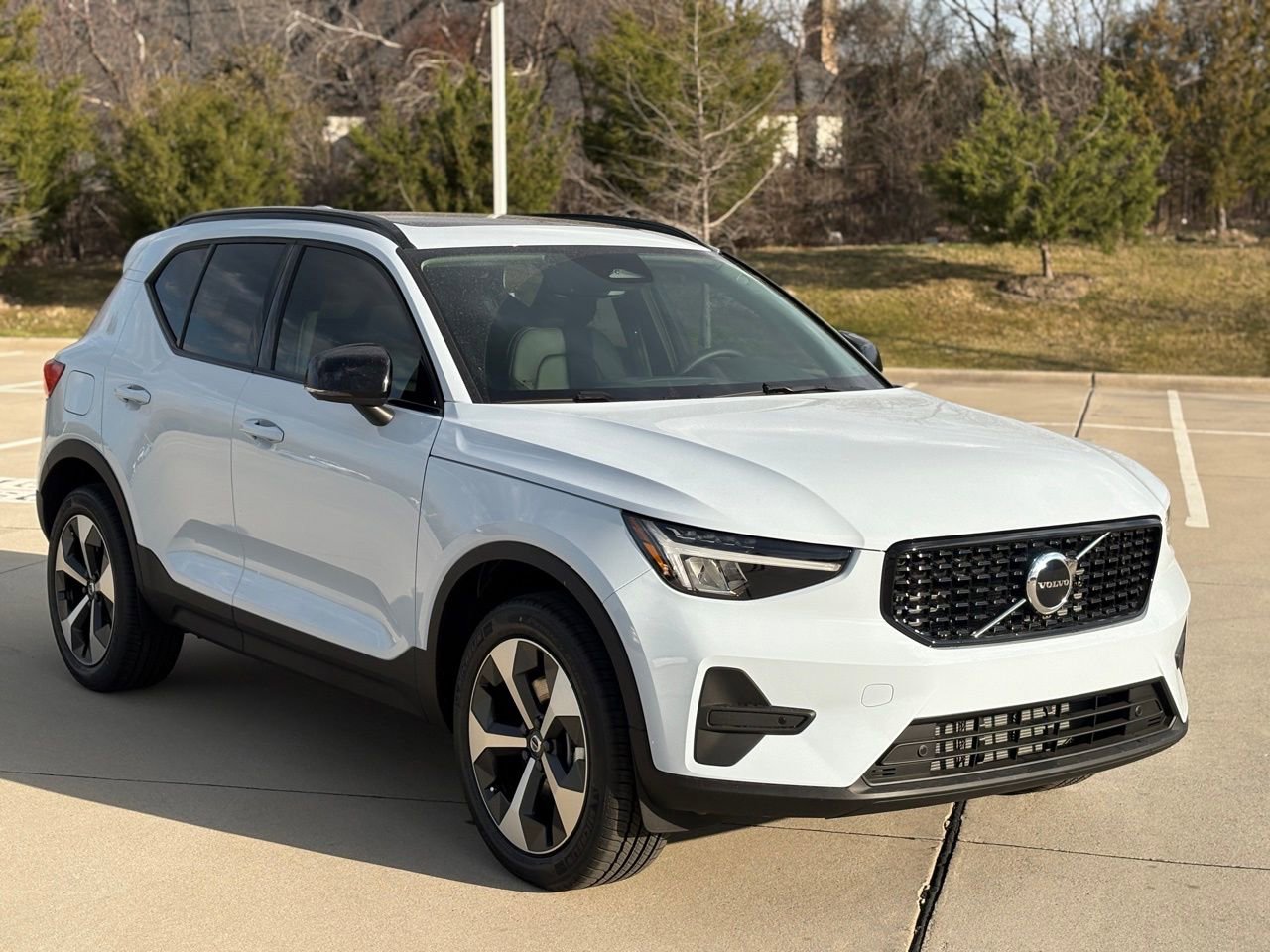 New 2026 Volvo XC40 B5 Core w/ Protection Package Premier image 4