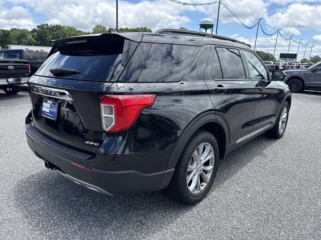 Used 2024 Ford Explorer XLT w/ Equipment Group 202A AWD/4WD image 7