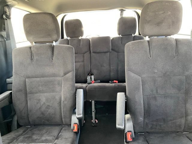 Used 2014 Dodge Grand Caravan SE FWD image 11