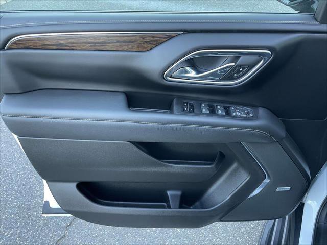 Used 2023 Chevrolet Suburban Premier w/ Advanced Technology Package image 16