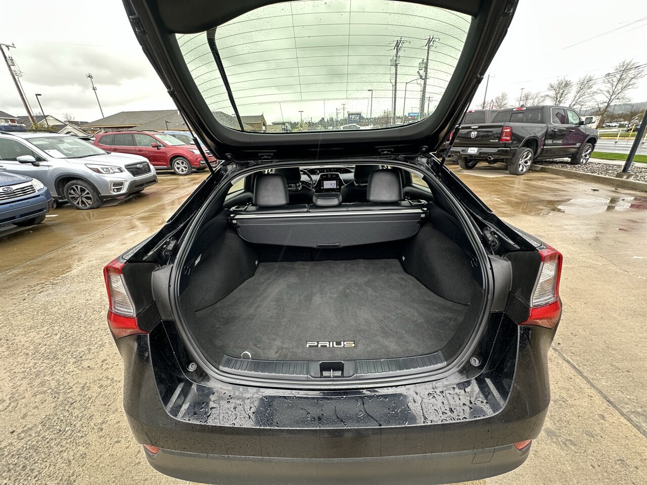 Used 2022 Toyota Prius AWD image 36