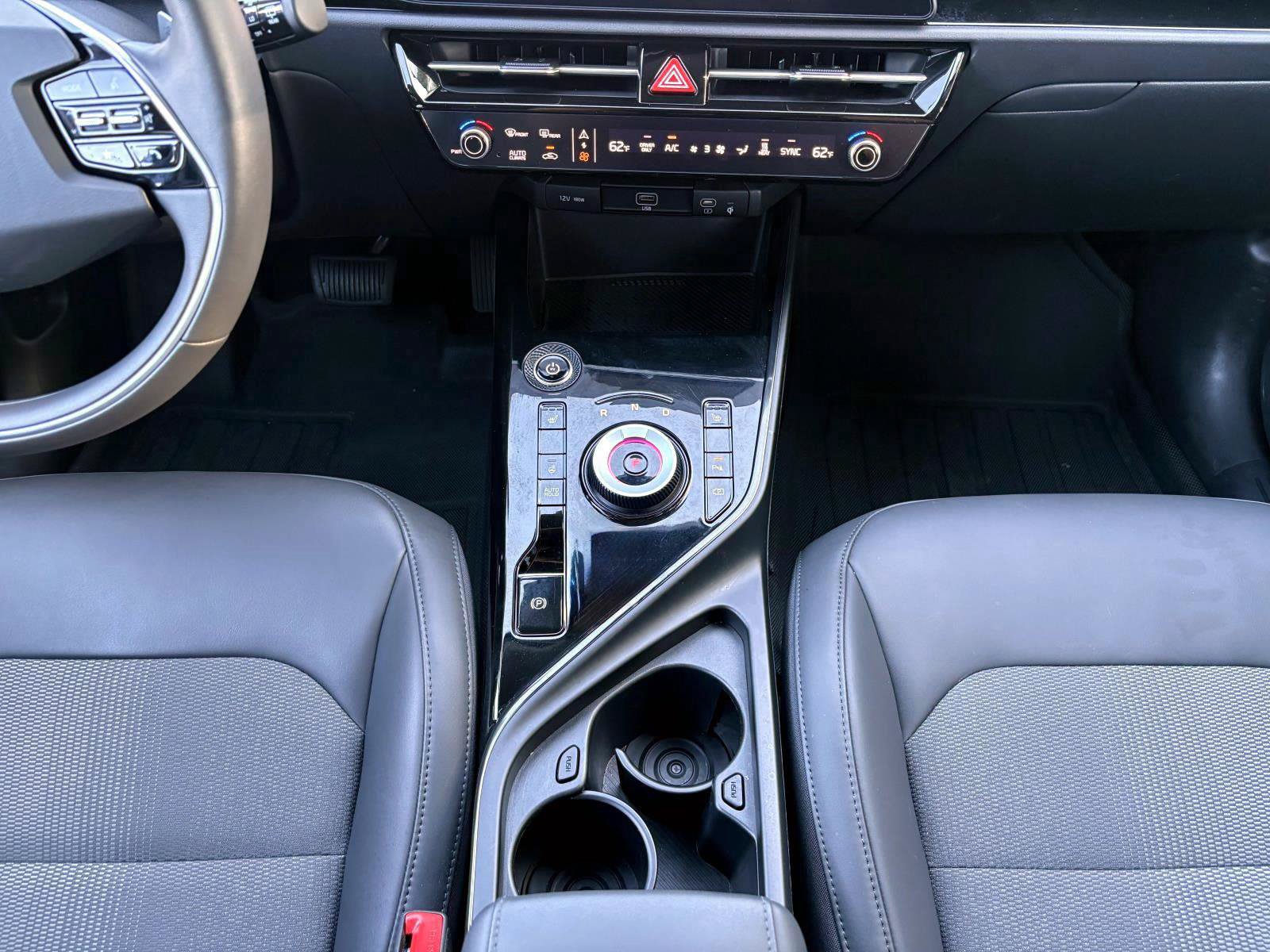 Certified 2025 Kia Niro Wind w/ Wind Preserve Package FWD image 18