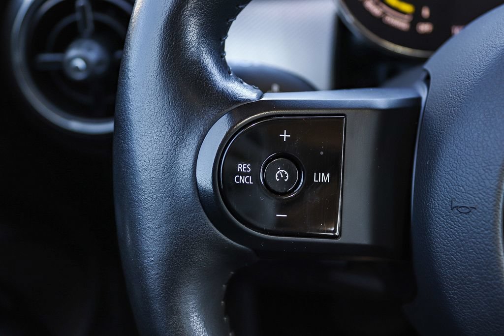 Used 2024 MINI Cooper SE FWD image 34
