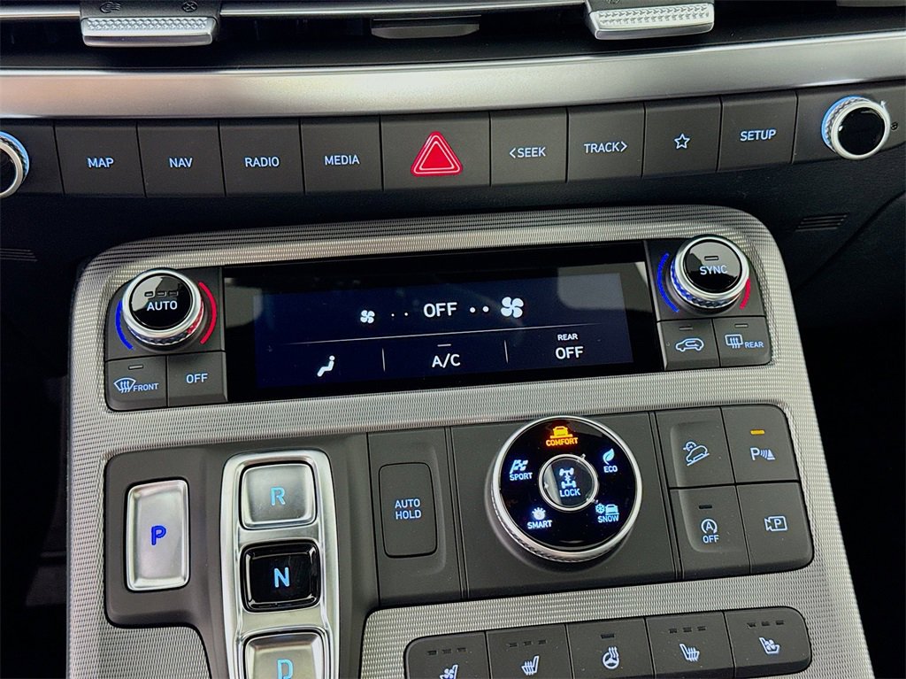 Used 2024 Hyundai Palisade Calligraphy image 16