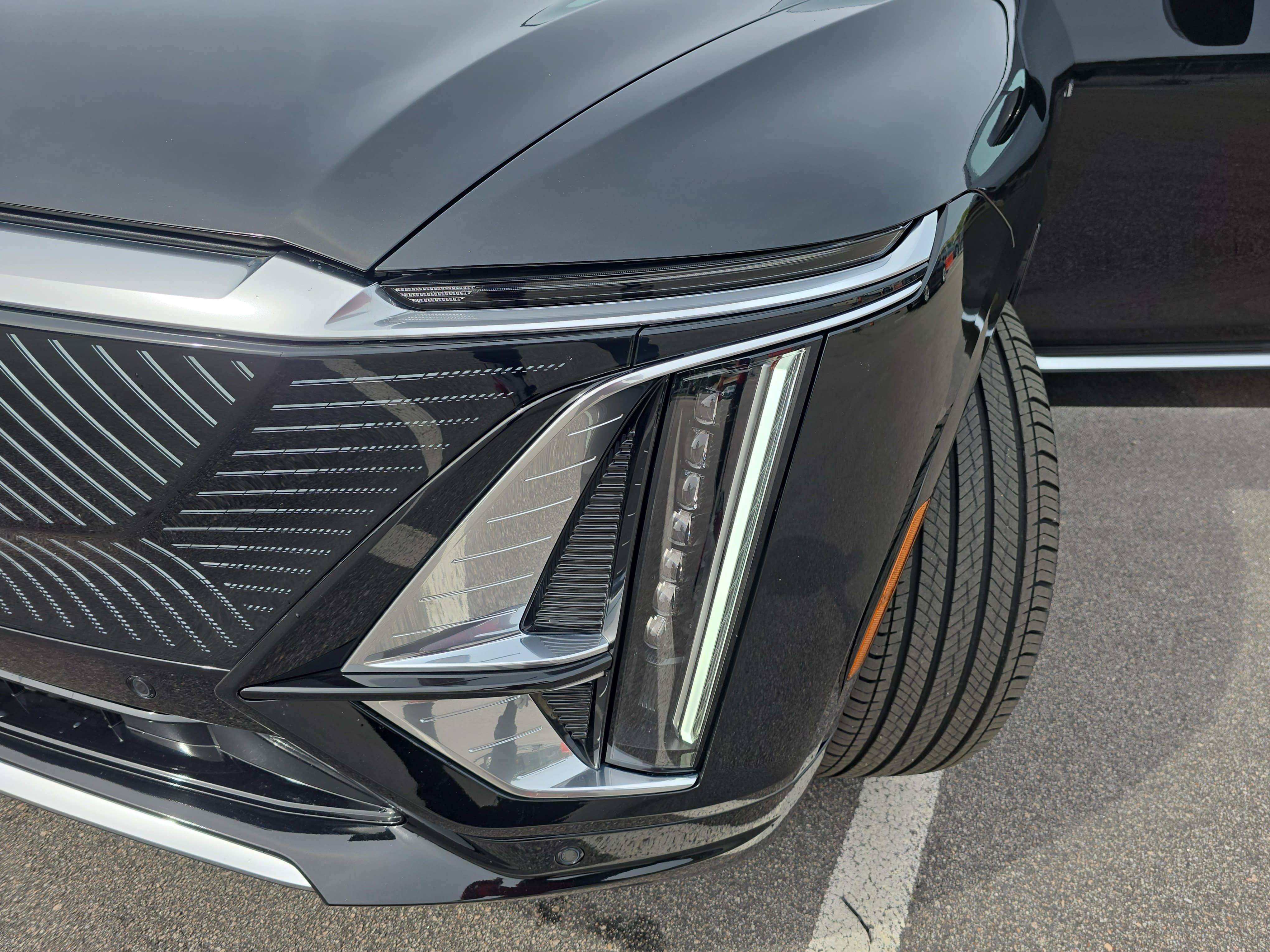 Certified 2024 Cadillac Lyriq Tech AWD/4WD image 33