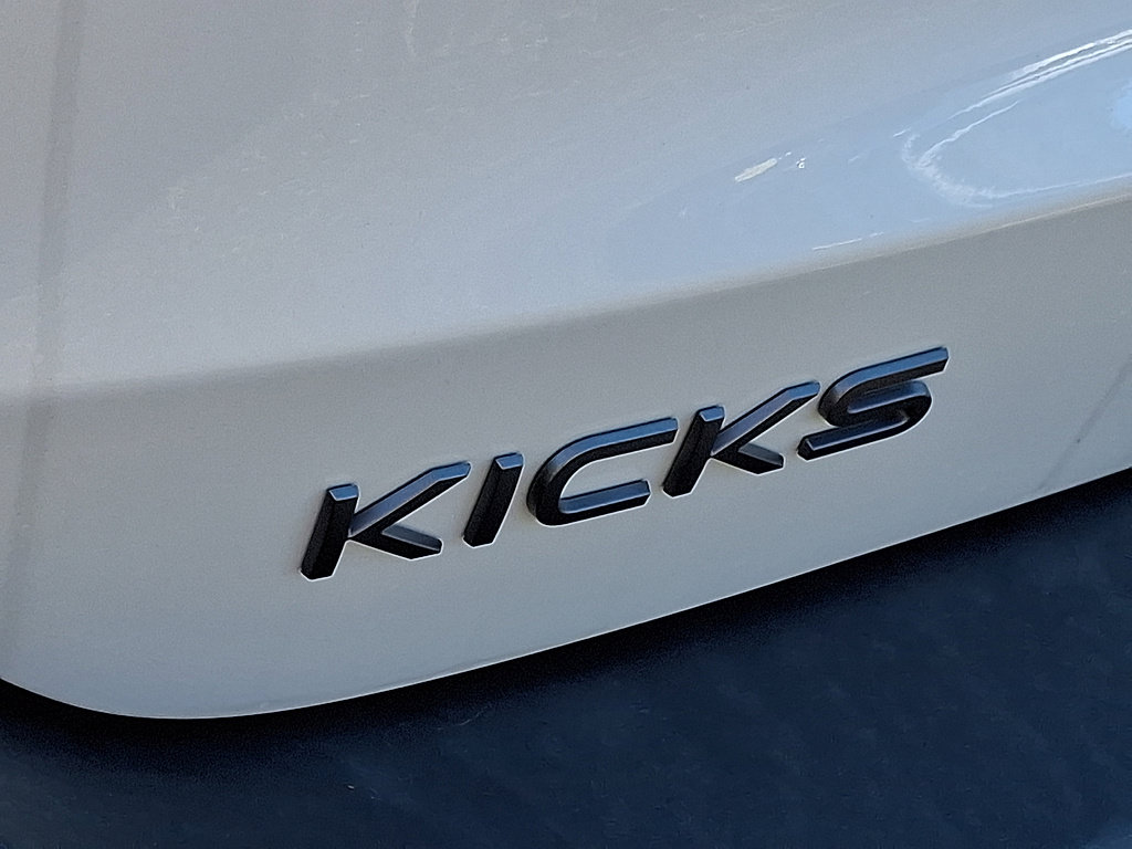 New 2026 Nissan Kicks SR w/ Cold Weather Package AWD/4WD image 11