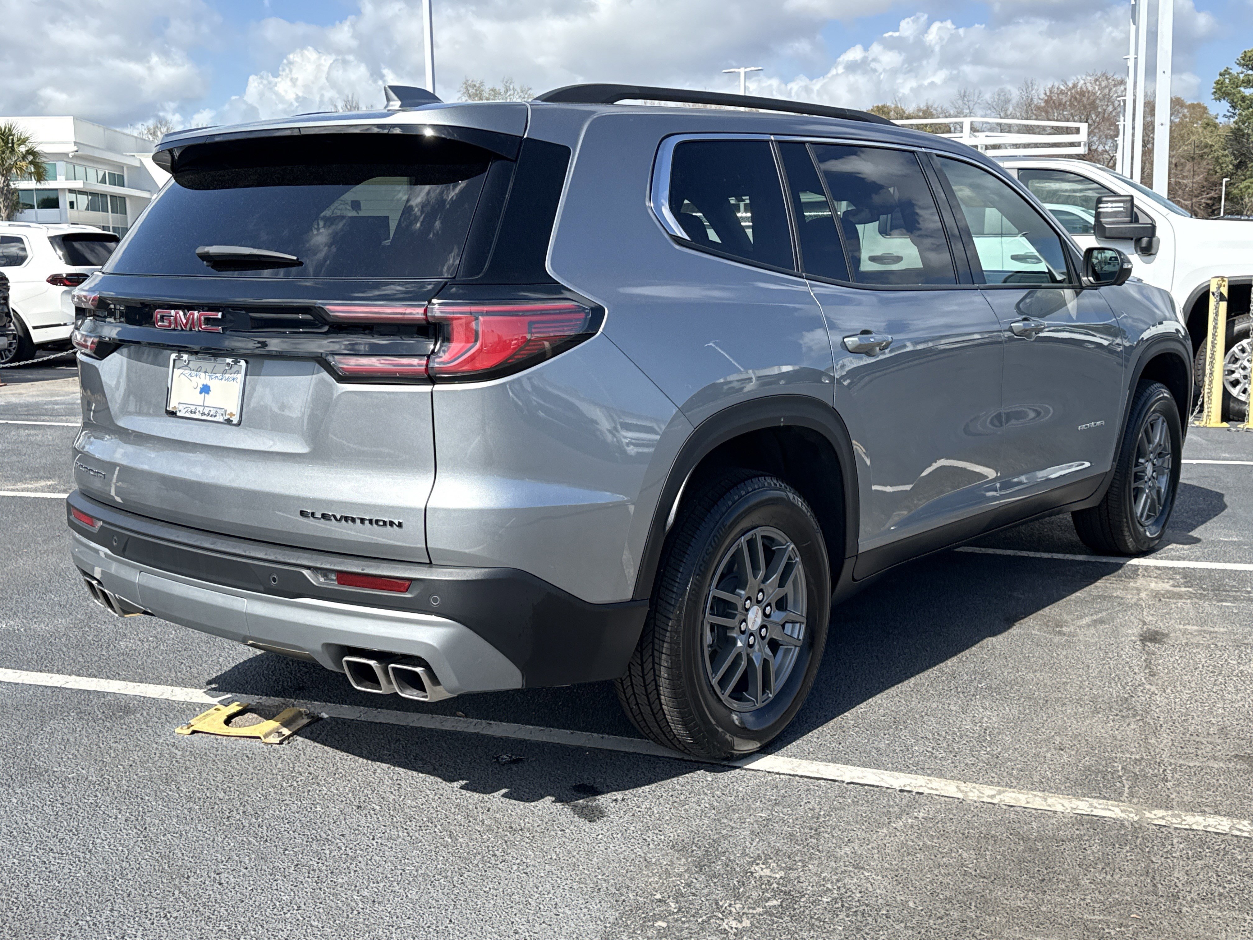 Used 2025 GMC Acadia Elevation image 18