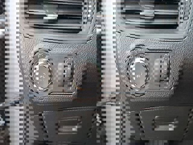 Used 2019 Buick Envision Essence image 38