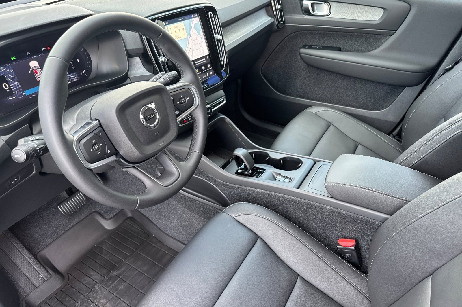 New 2026 Volvo XC40 B4 Core w/ Protection Package Premier FWD image 10