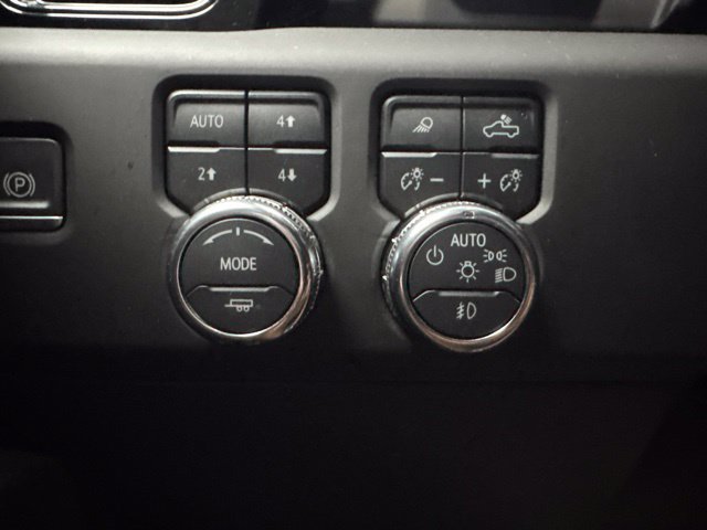 Used 2024 GMC Sierra 2500 AT4 w/ AT4 Premium Plus Package AWD/4WD image 9