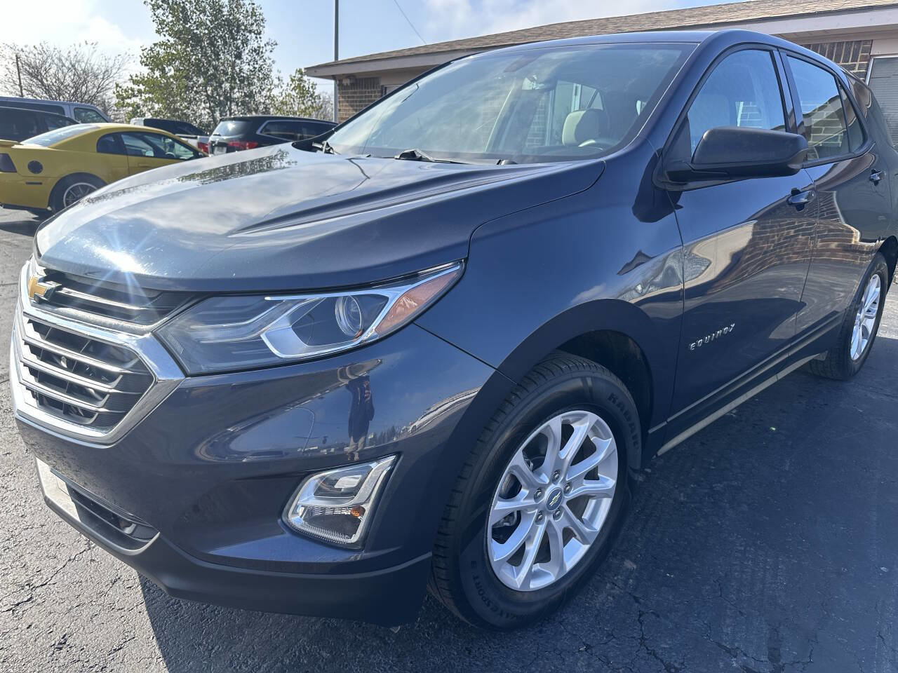 Used 2018 Chevrolet Equinox LS image 3