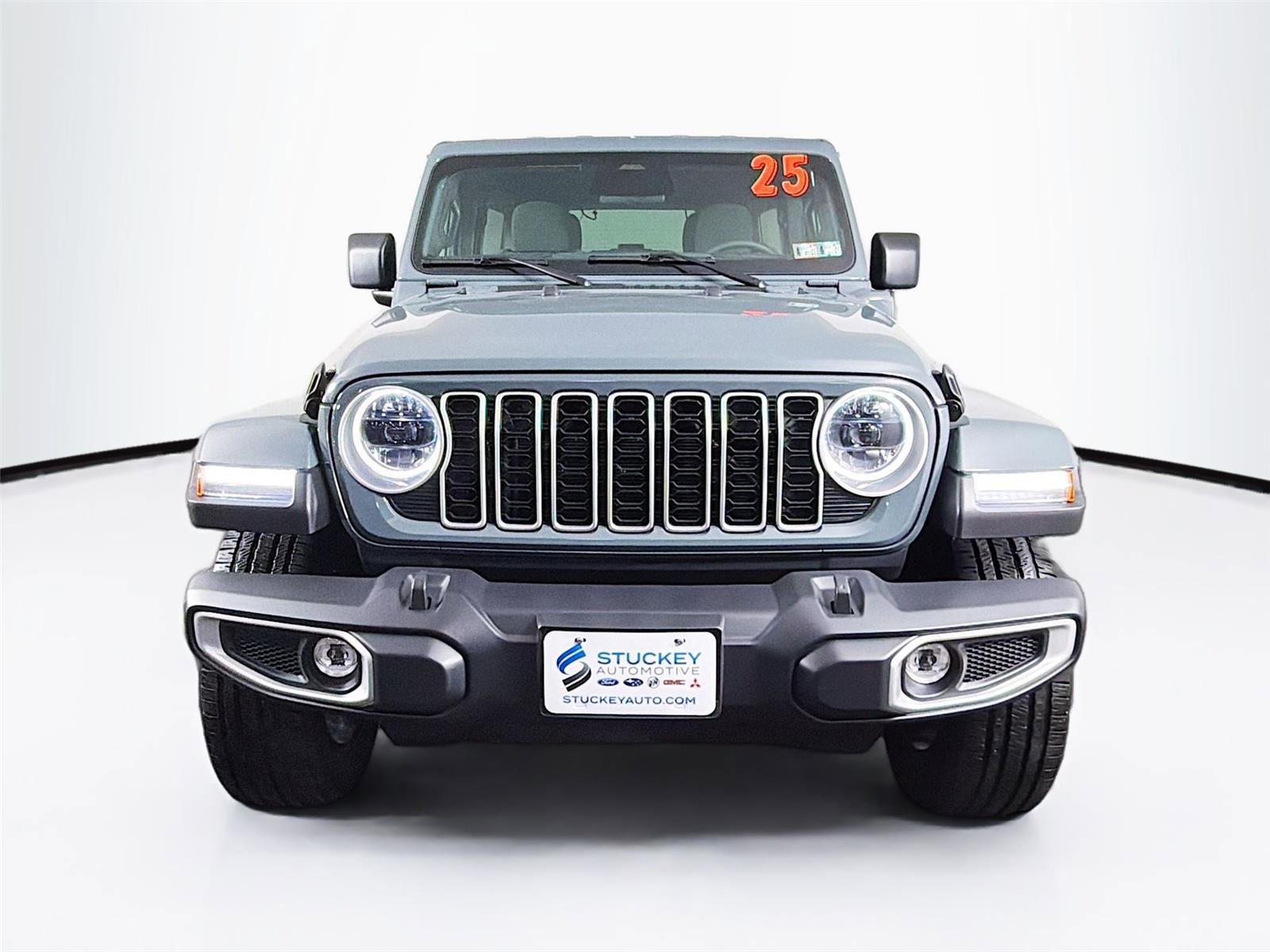 Used 2025 Jeep Wrangler Sahara w/ Safety Group AWD/4WD image 2