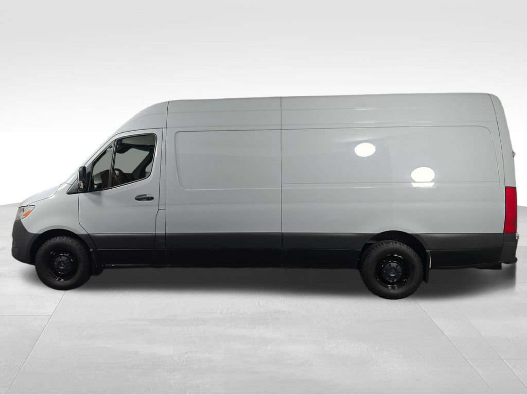Used 2021 Mercedes-Benz Sprinter 2500 image 4