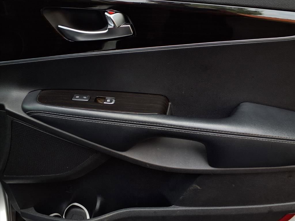 Used 2019 Kia Sorento LX image 24