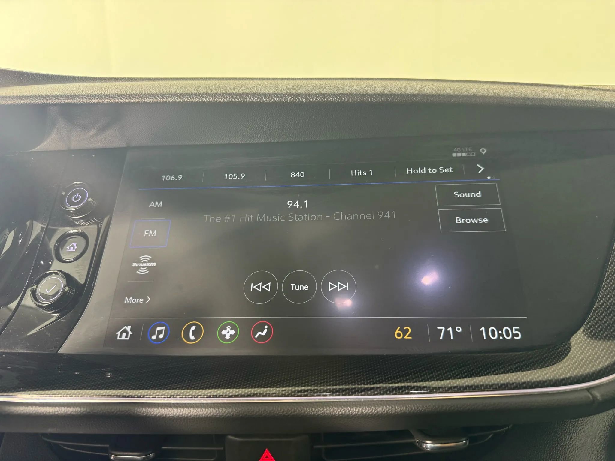 Used 2023 Buick Envision Preferred FWD image 19
