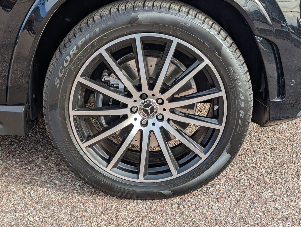 Used 2023 Mercedes-Benz GLS 580 4MATIC image 10