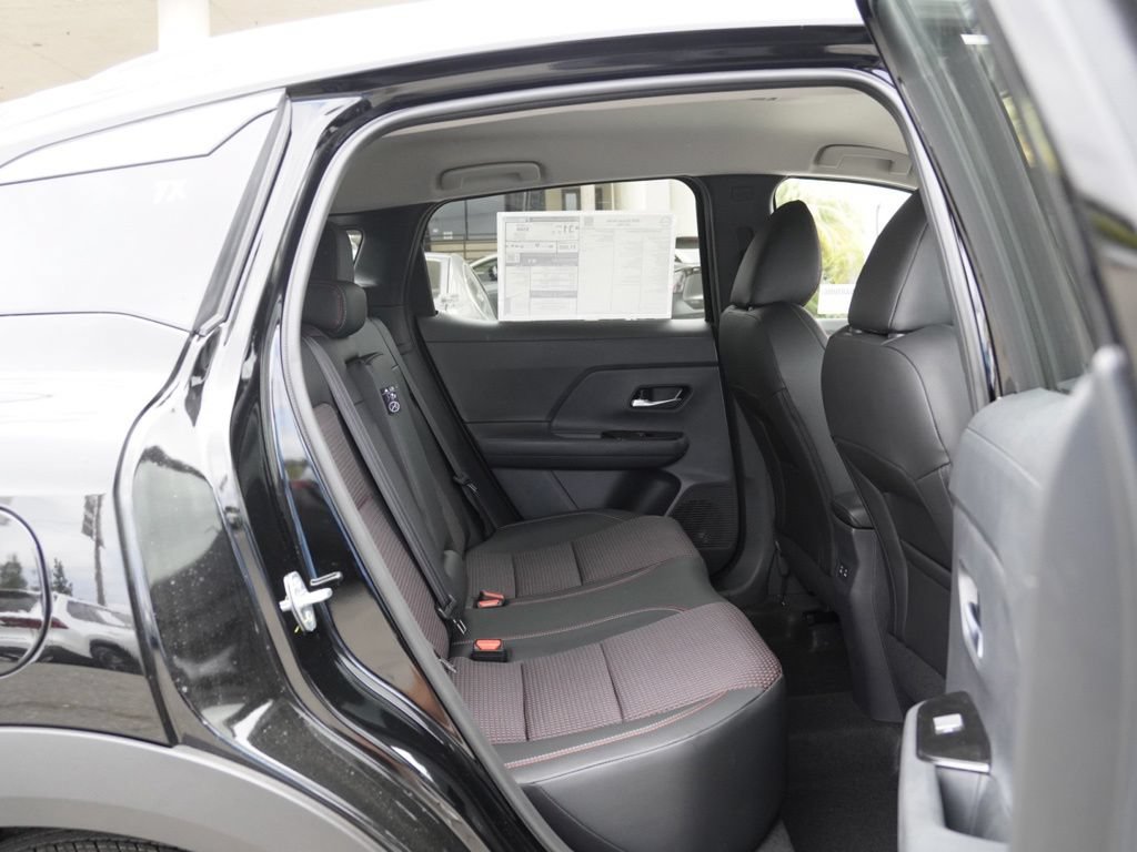 New 2026 Nissan Kicks SR FWD image 18