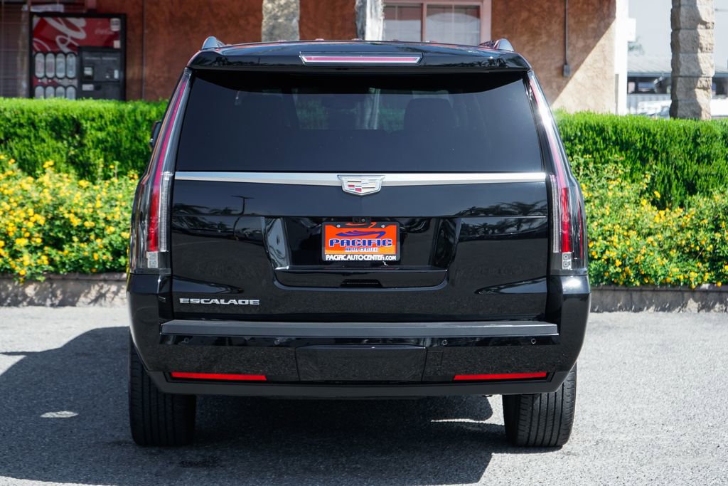Used 2018 Cadillac Escalade ESV Premium Luxury image 7