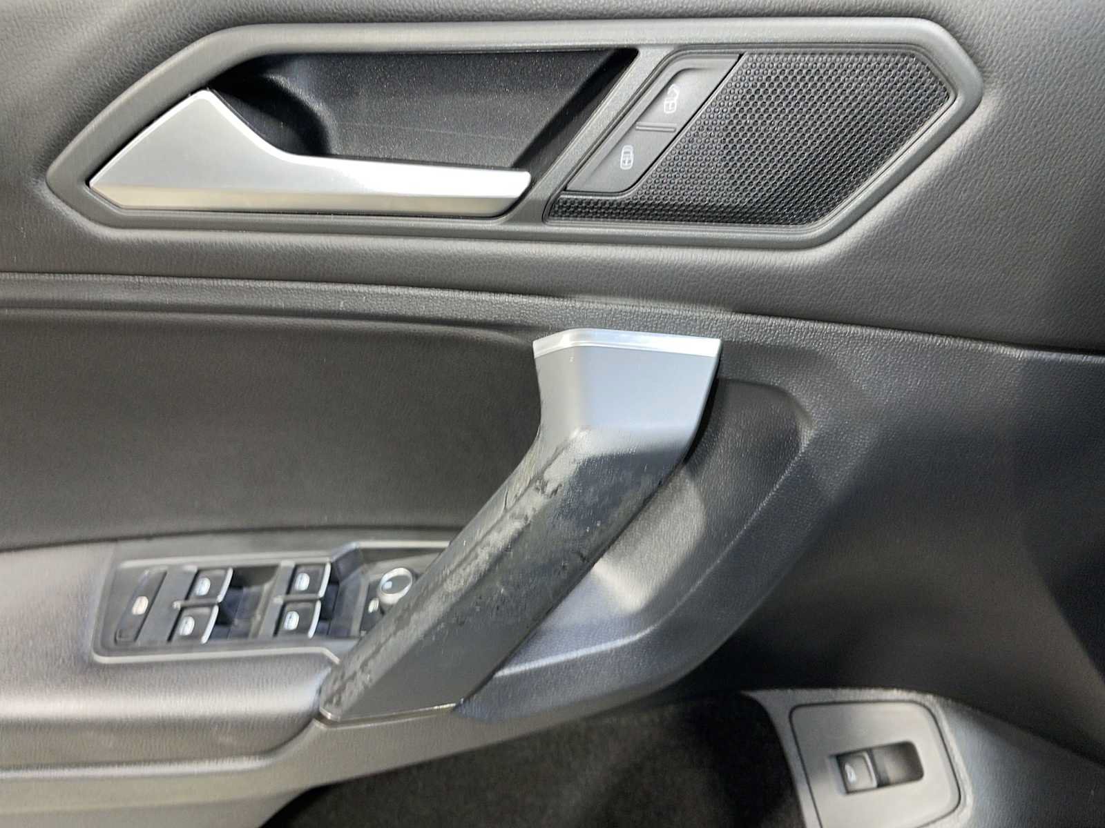 Used 2019 Volkswagen Tiguan SEL AWD/4WD image 23