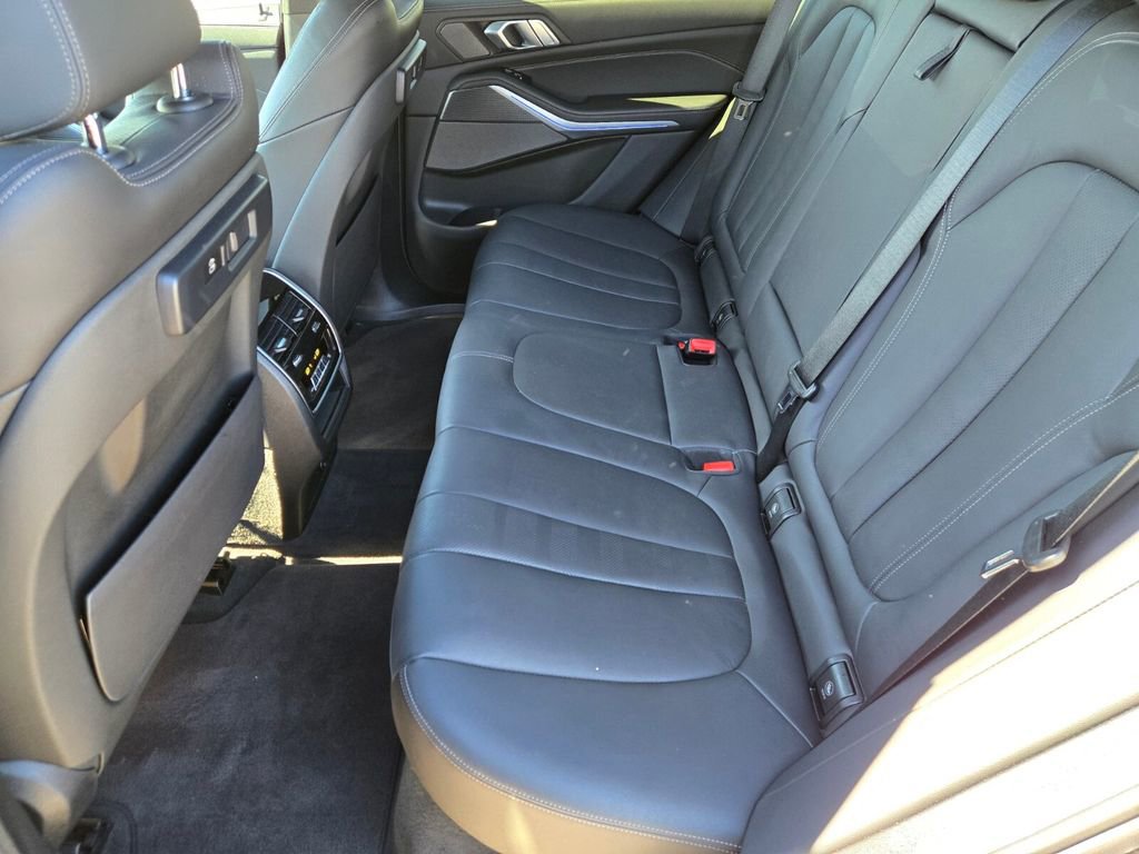 Used 2021 BMW X5 xDrive40i w/ M Sport Package AWD/4WD image 7