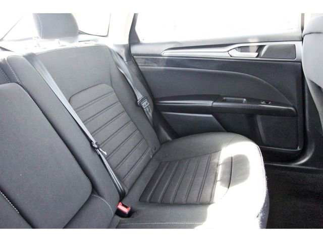 Used 2020 Ford Fusion SE image 10