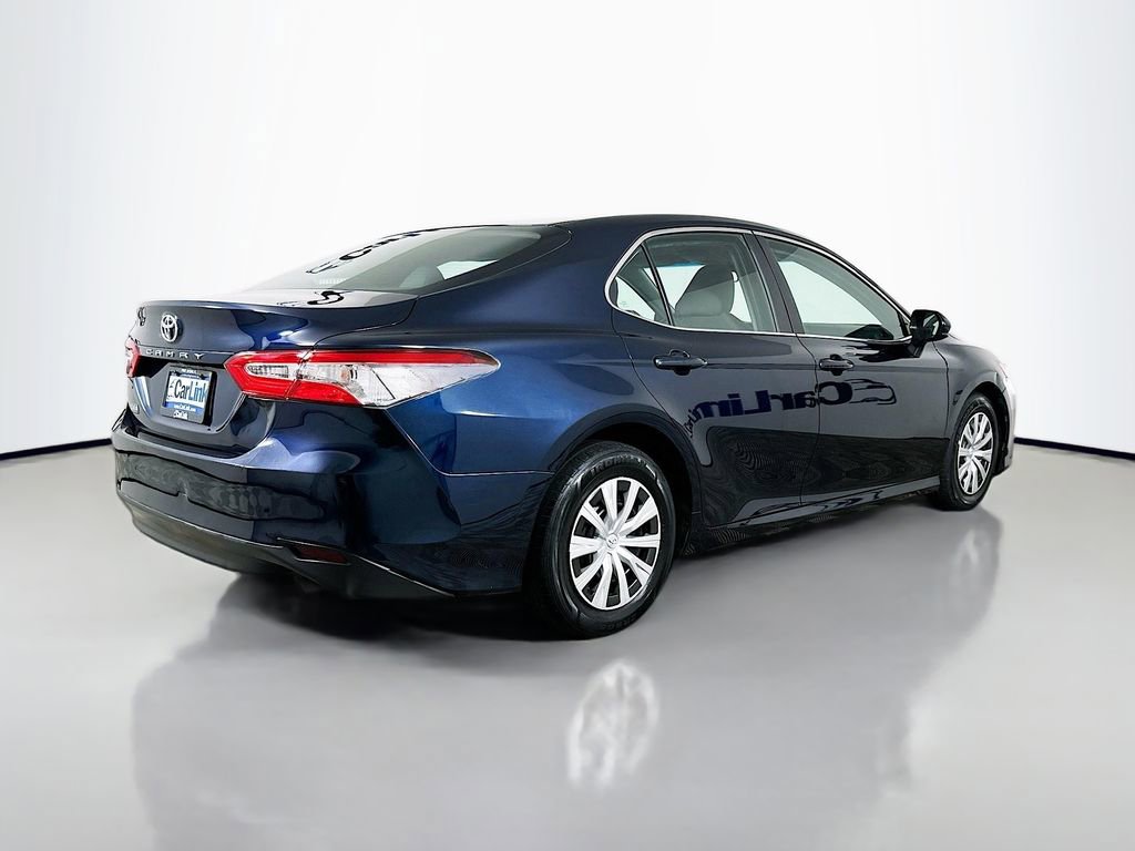 Used 2018 Toyota Camry L image 8
