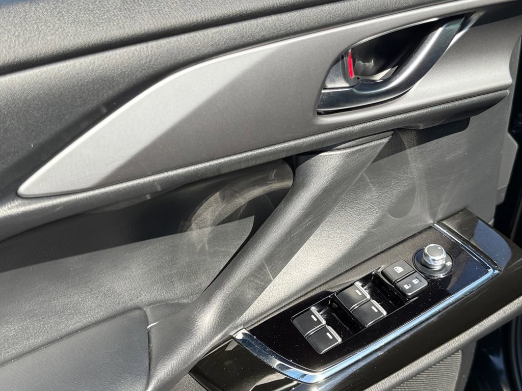 Used 2023 MAZDA CX-9 Touring image 11