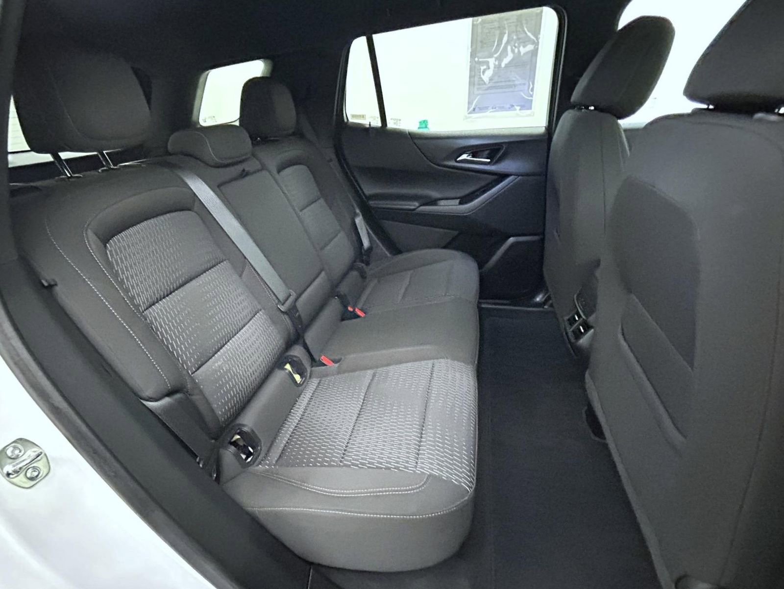 Used 2025 Chevrolet Equinox LT AWD/4WD image 18