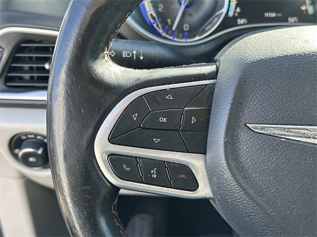 Certified 2020 Chrysler Pacifica Touring w/ Advanced Safetytec Group image 25