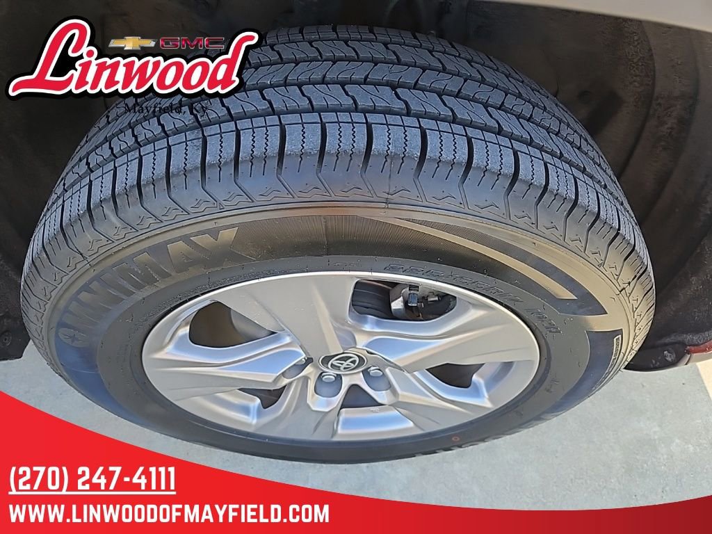 Used 2023 Toyota RAV4 XLE image 9