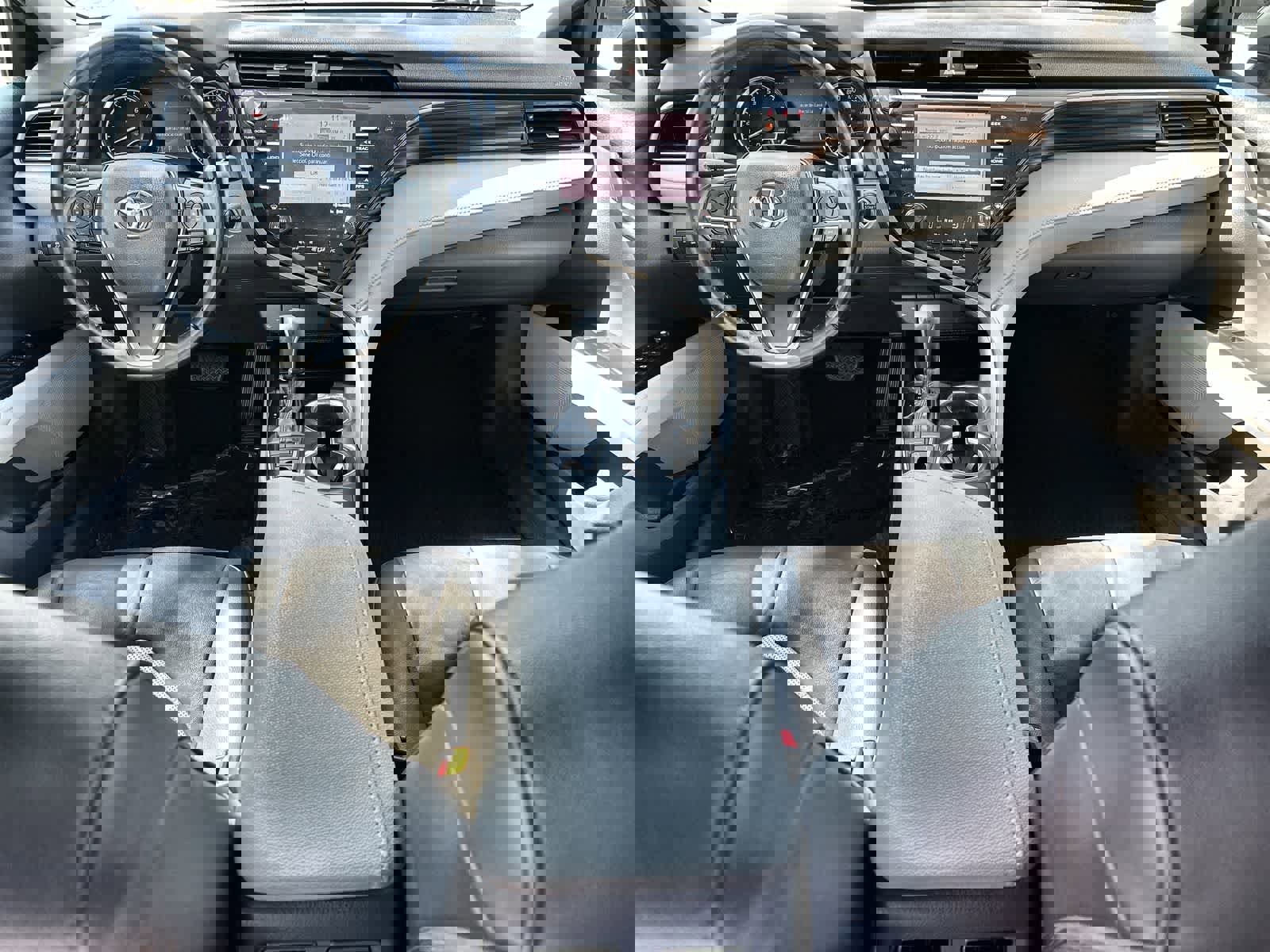 Used 2019 Toyota Camry XLE image 20