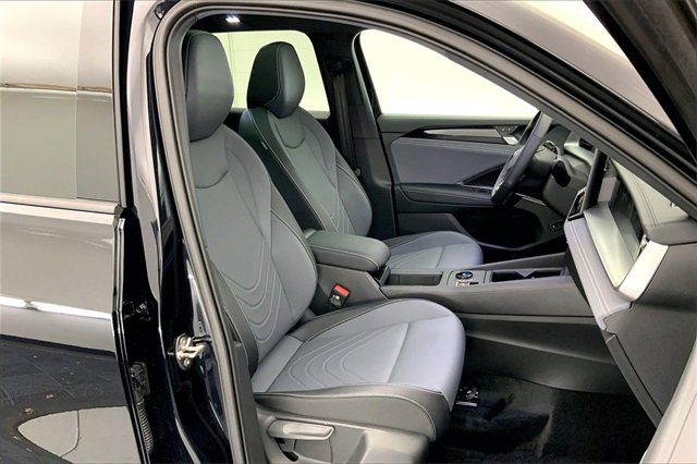 New 2026 Volkswagen Tiguan SE R-Line image 9