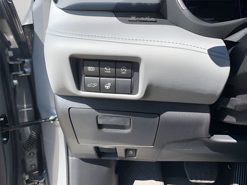 New 2025 Toyota Highlander Platinum image 28