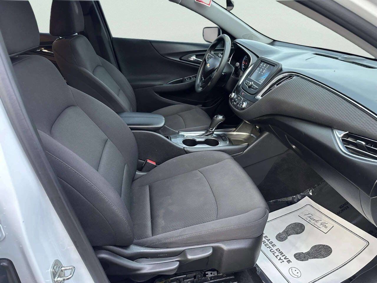 Used 2017 Chevrolet Malibu LT image 13