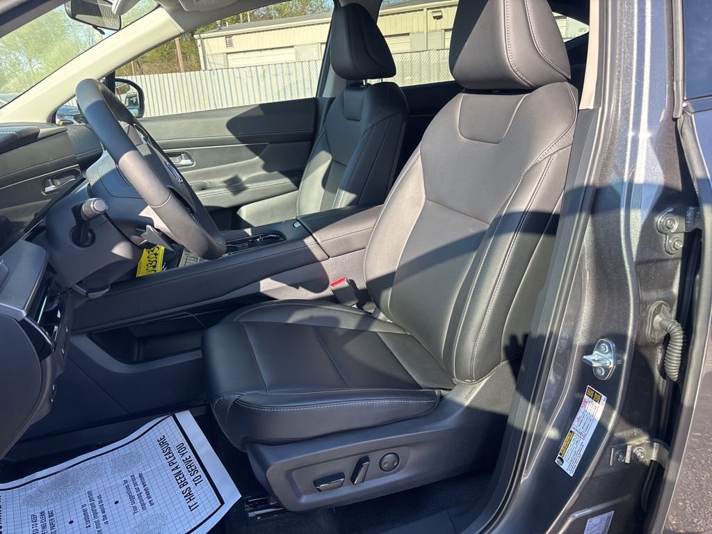 Used 2025 Nissan Murano SV image 17