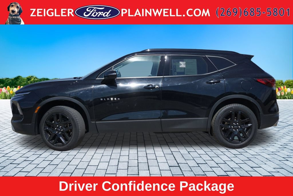 Used 2023 Chevrolet Blazer LT AWD/4WD image 2