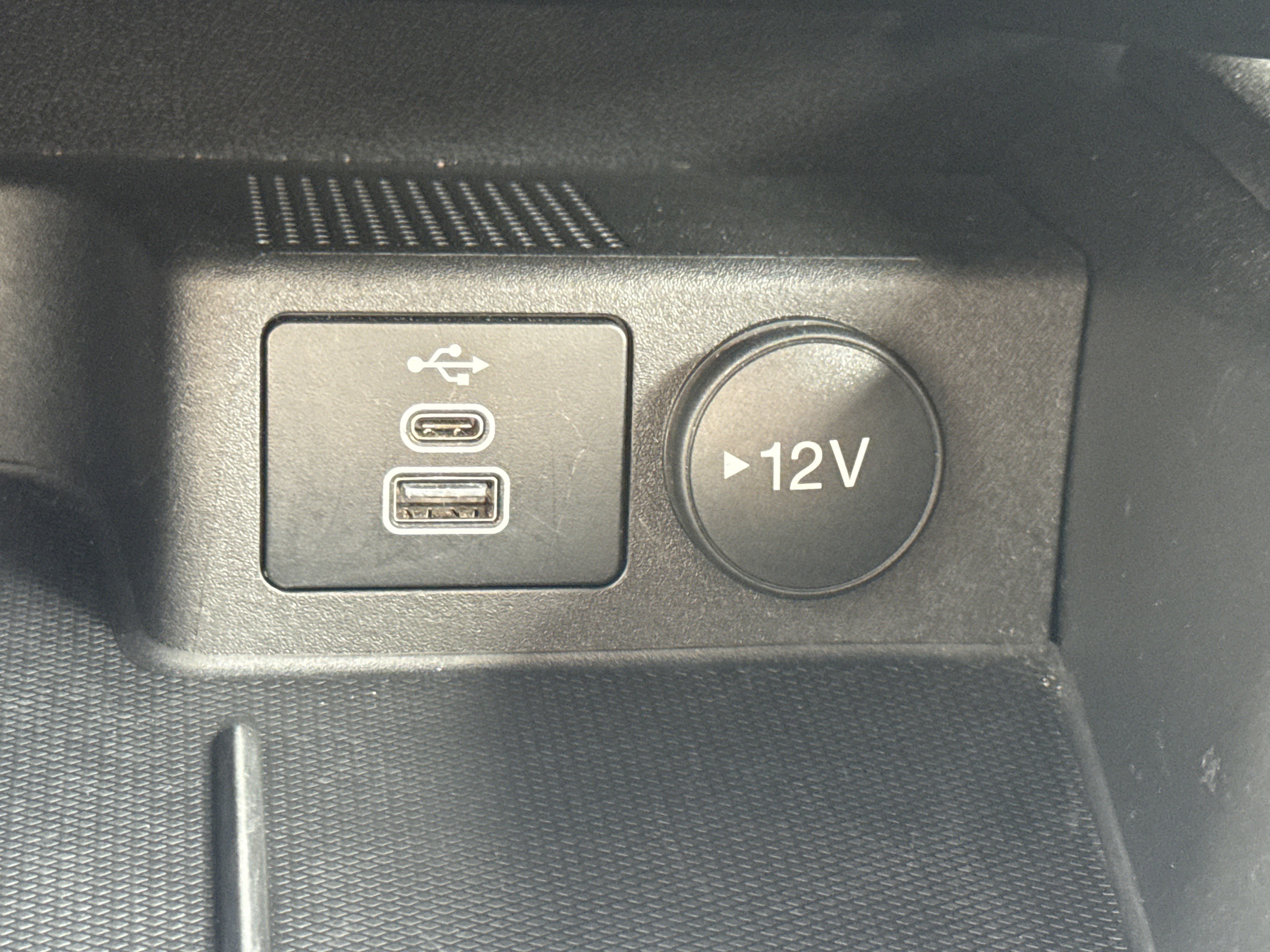 Used 2025 Ford Escape ST-Line FWD image 15