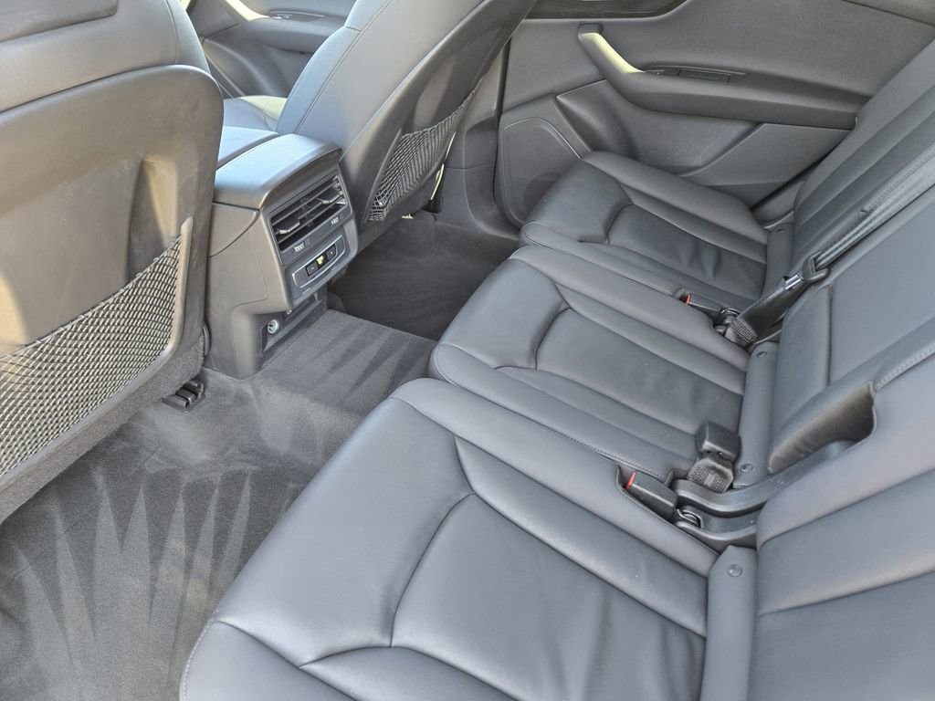 Certified 2023 Audi Q7 2.0T Premium w/ Convenience Package image 38