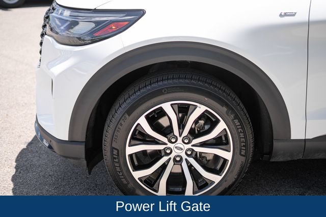 Used 2025 Ford Explorer ST-Line AWD/4WD image 9