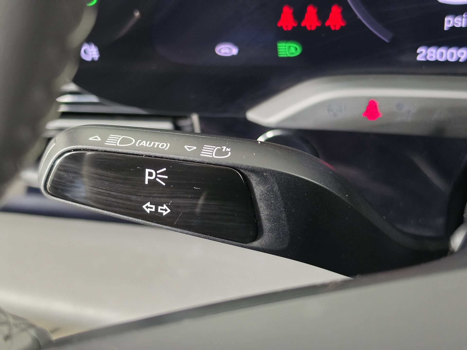 Used 2022 Porsche Taycan RWD image 25