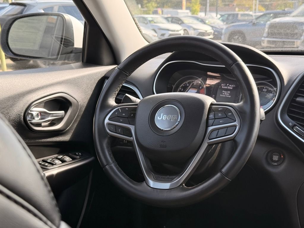 Used 2019 Jeep Cherokee Latitude Plus w/ Comfort/Convenience Group image 19