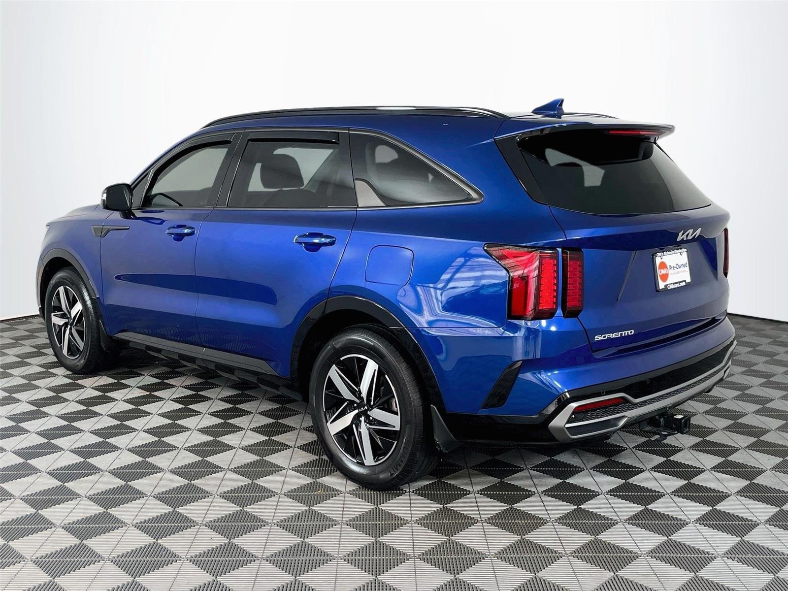Used 2023 Kia Sorento S w/ Panoramic Sunroof Package FWD image 6
