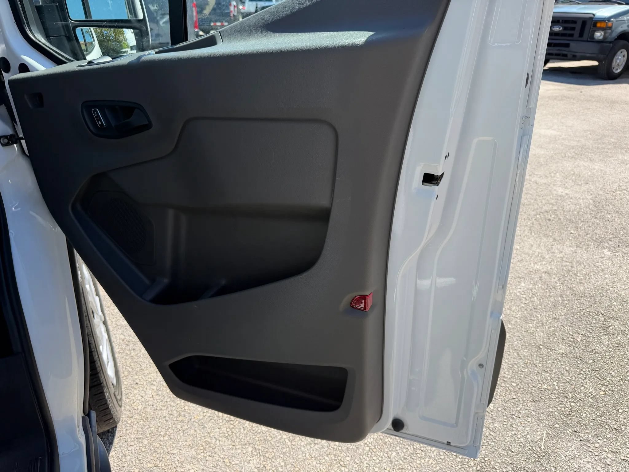 Used 2024 Ford Transit 350 148 High Roof Wagon RWD image 18