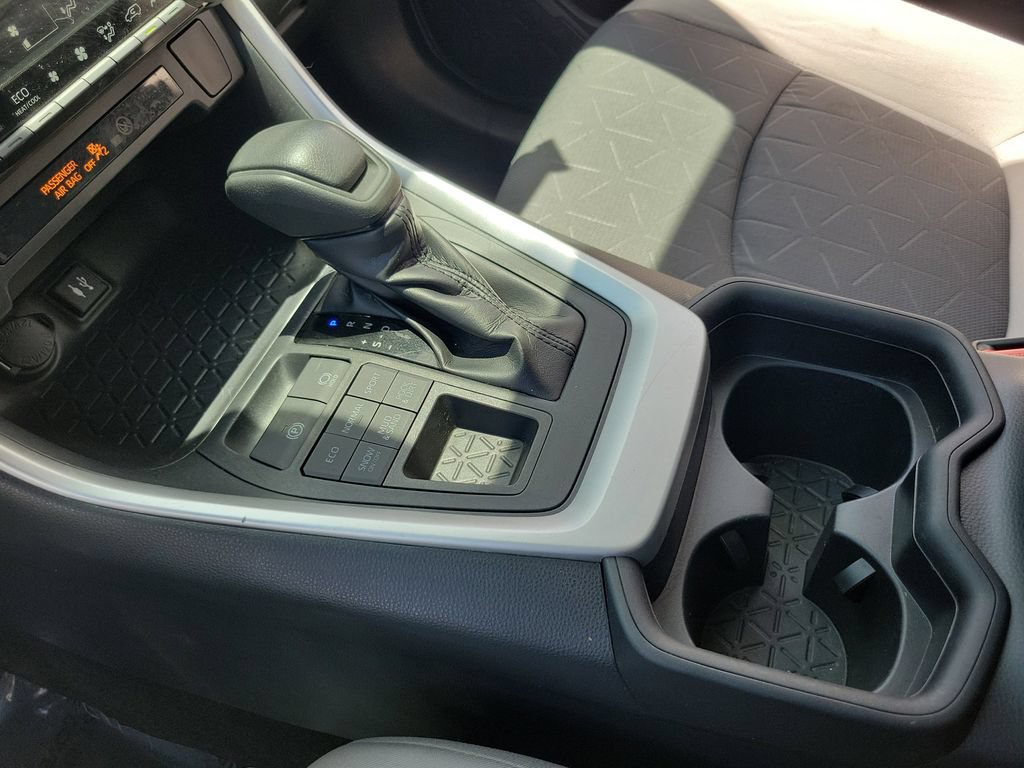Used 2019 Toyota RAV4 XLE AWD/4WD image 31